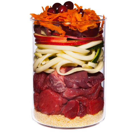 Rind mit Apfel, Karotte und Hagebutte